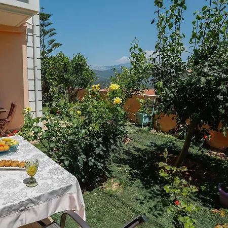Apartment Elisso *