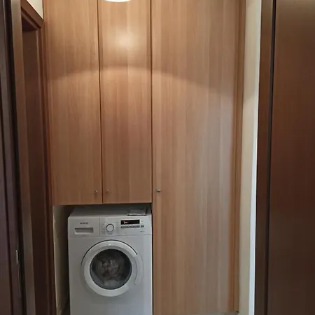 Elisso أرغوستولي